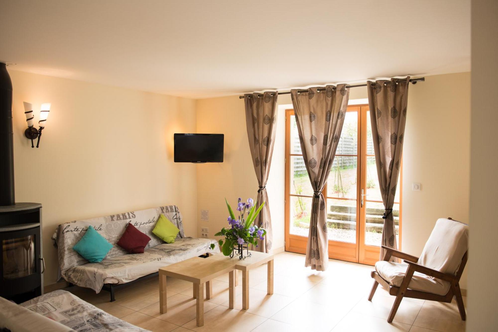 Au Bonheur Des Retrouvailles Hotel Denonville Екстериор снимка