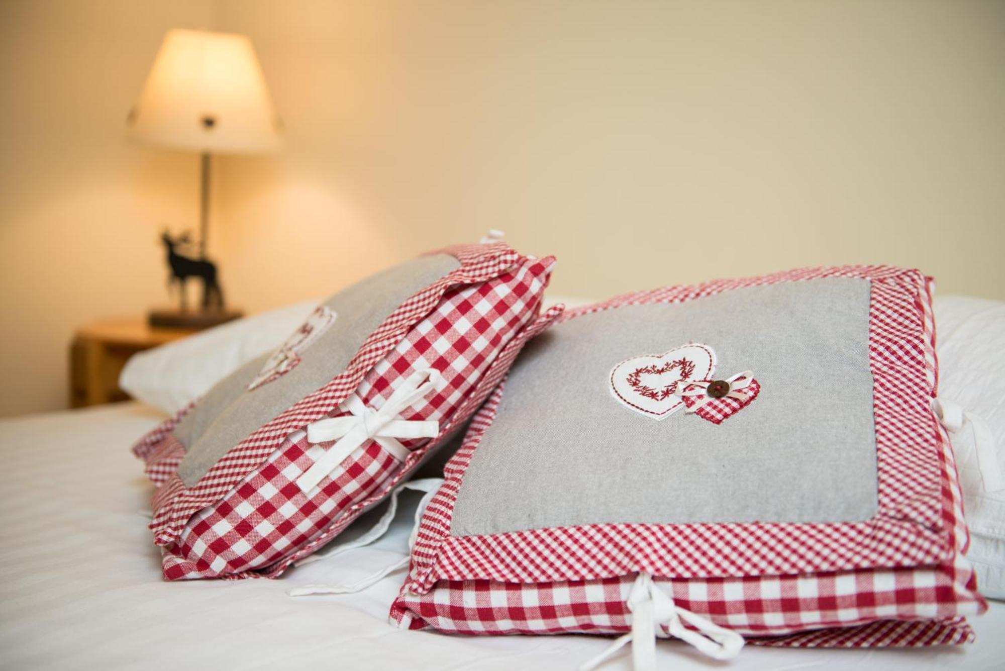 Au Bonheur Des Retrouvailles Hotel Denonville Екстериор снимка