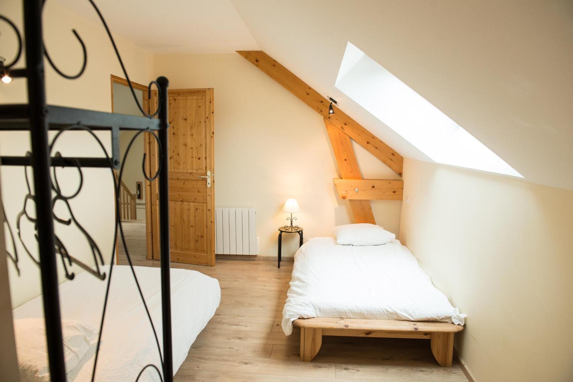 Au Bonheur Des Retrouvailles Hotel Denonville Екстериор снимка