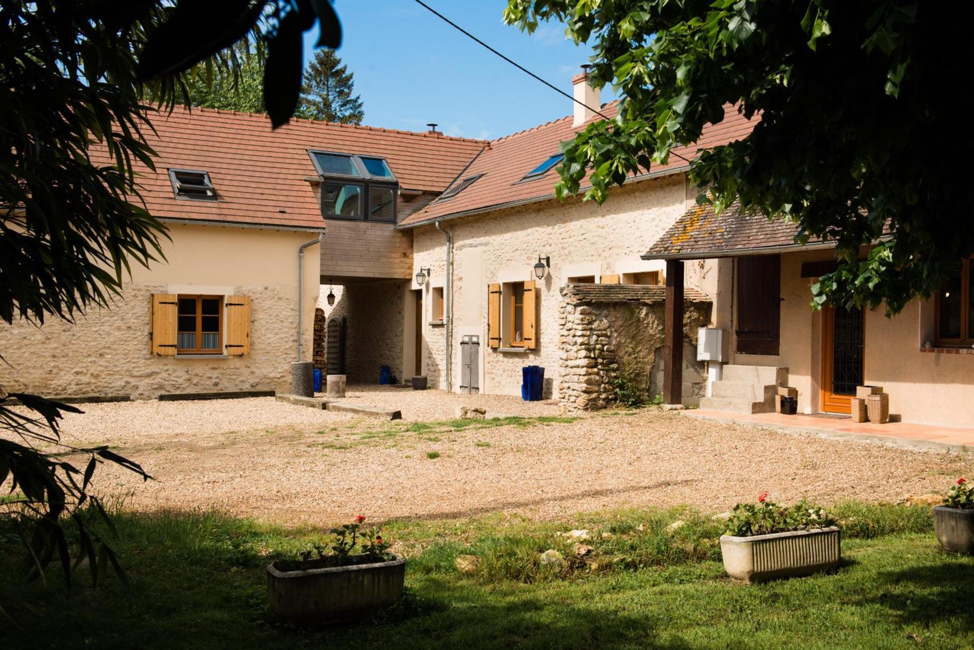 Au Bonheur Des Retrouvailles Hotel Denonville Екстериор снимка