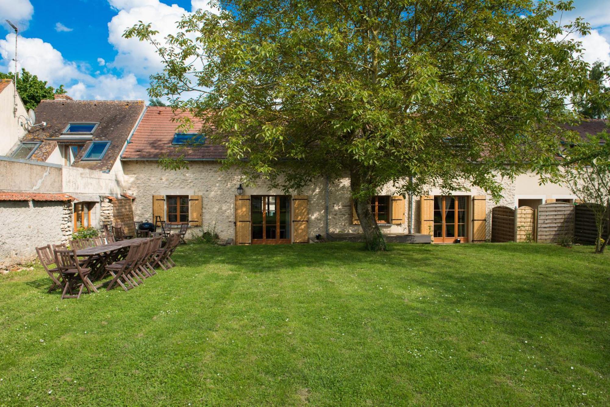 Au Bonheur Des Retrouvailles Hotel Denonville Екстериор снимка